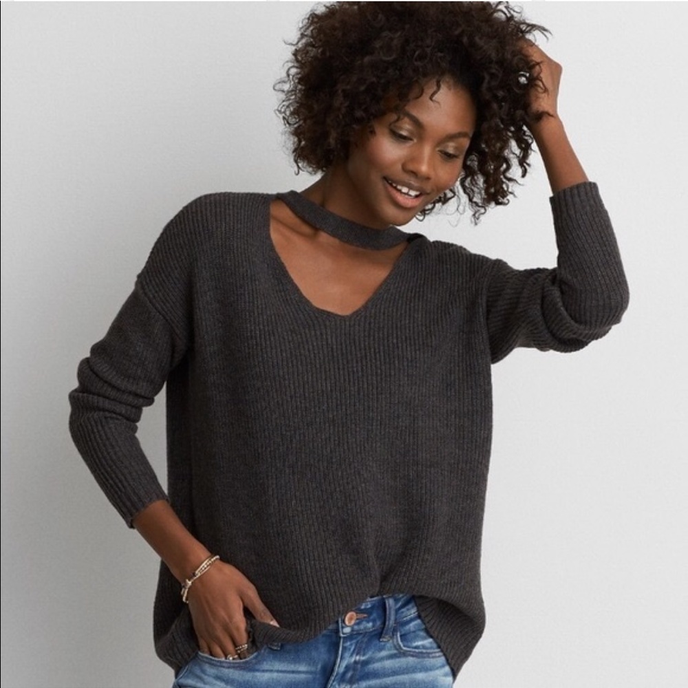 AEO grey sweater with choker
